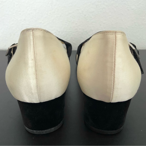 Vintage CHANEL Two Tone Velvet Satin Mary Jane Pumps Low Block Heel - Picture 8 of 16